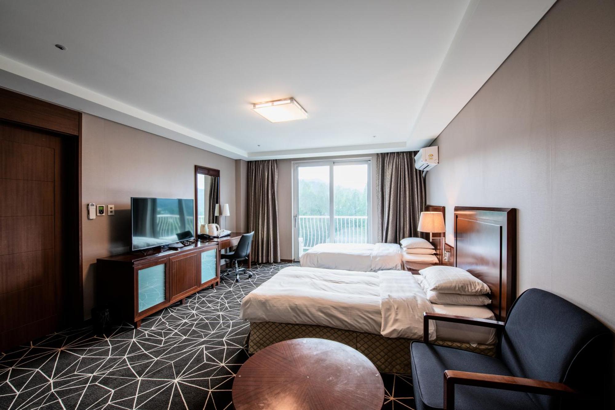 Pocheon Adonis Art Hill Hotel Екстериор снимка